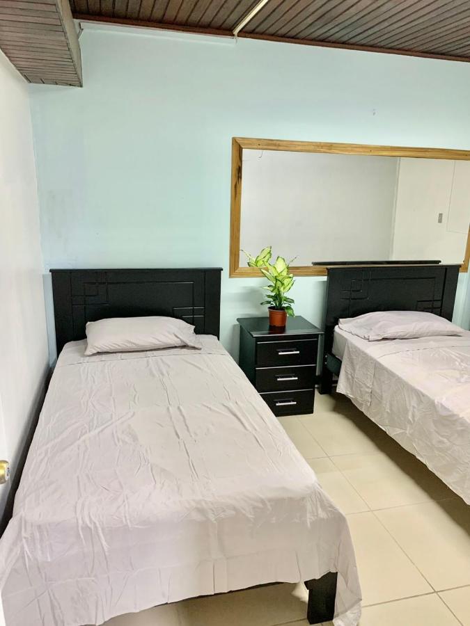 Global House Cr Hostel Backpackers Alajuela Habitacion Compartida 2 Camas Por Habitacion Zewnętrze zdjęcie